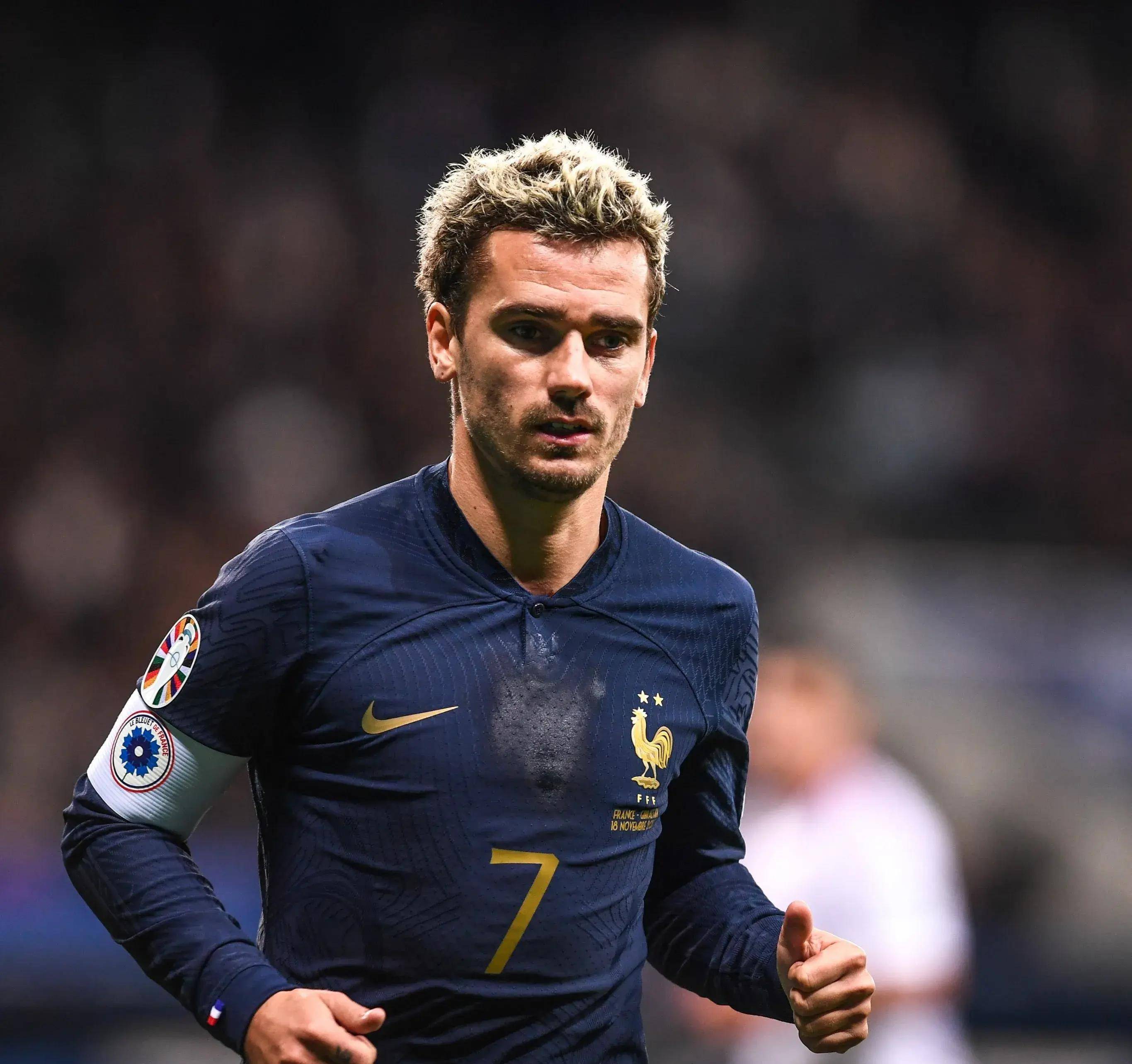 九游手机版-太狠了！C罗在巴塞罗那比赛中败北金州勇士加时末段队长鼓劲，Uzi在SKT比赛中大胜